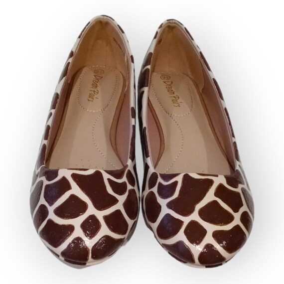 Giraffe Print Flats Hand Painted Flats Animal Print Flats Women s Flats Women s Shoes Giraffe Flats Brown Flats Giraffe Shoes Etsy Canada