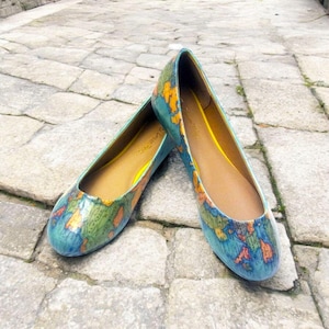 Decoupage schoenen wereldkaart / platte schoenen kaart / platte schoenen dames / platte schoenen dames / schoenen wereldkaart / schoenen aangepaste kaart / platte schoenen wereldkaart