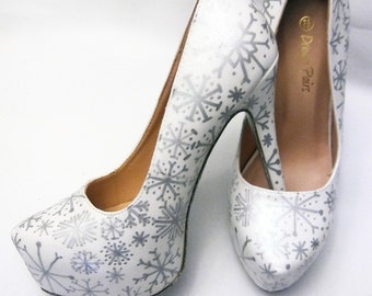 Hand Painted Snowflake Heels / Silver Snowflake Heels / Snowflake Heels / Hand Painted Heels / Wedding Heels / Frozen Heels / Glitter Heels