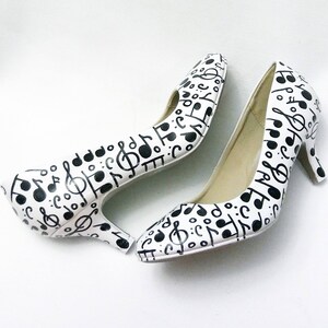 Music Note Heels / Music Shoes / Black & White Music Pumps / Black Music Note Shoes / Hand Painted Heels / Custom Painted High Heels image 3