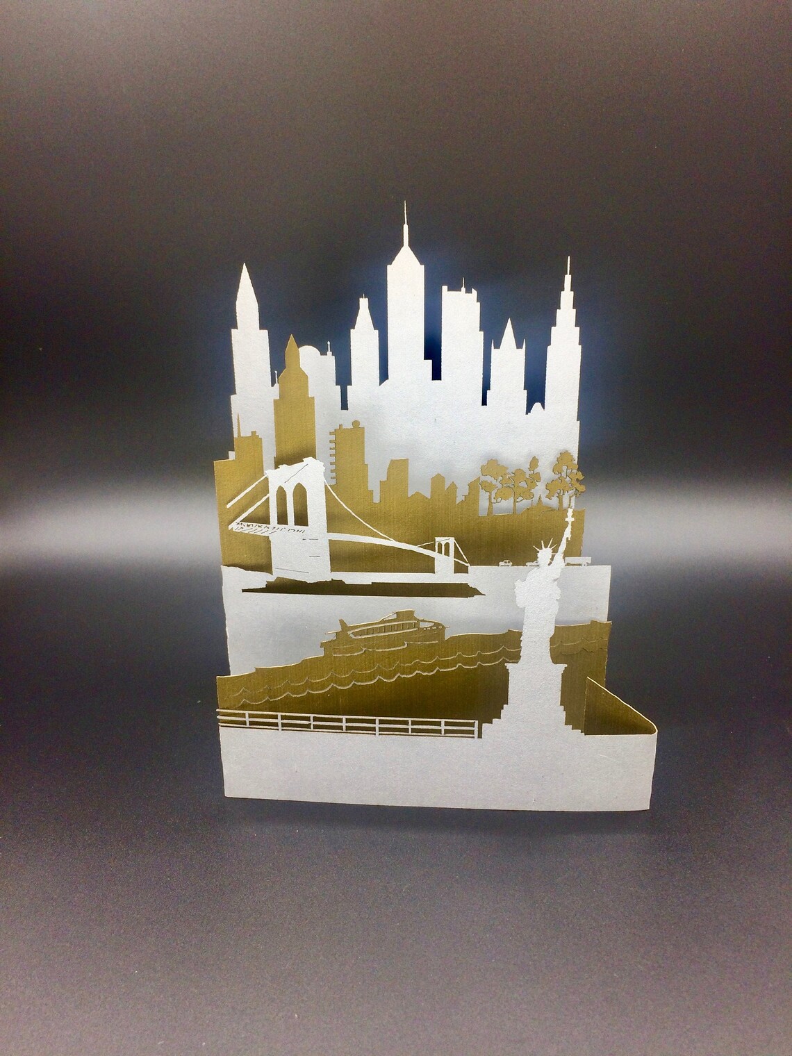Skyline Pop-Up Card, Handcrafted 3D Greeting Card Featuring Iconic