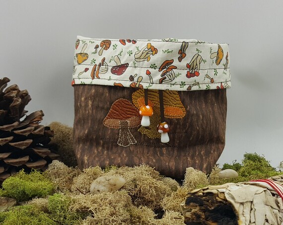 Embroidered  Mushroom Dice Bag, Tarot Deck Purse, Druid Spell Card Sack, Dungeons and Dragons Dice Pouch, Gift for Goblin