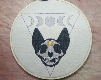 Lunar Cat Skull Embroidered Art with Hoop, Creepy Moon Wall Art, Spooky Vintage Embroidery Hoop Art, Goth Framed Art, Gift for Witch