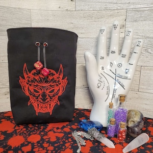 Bolsa de dados con máscara de Oni bordada, bolsa para baraja de tarot, bolsa para cartas de hechizos de terror, bolsa para dados de mazmorras y dragones, regalo para amantes de los demonios