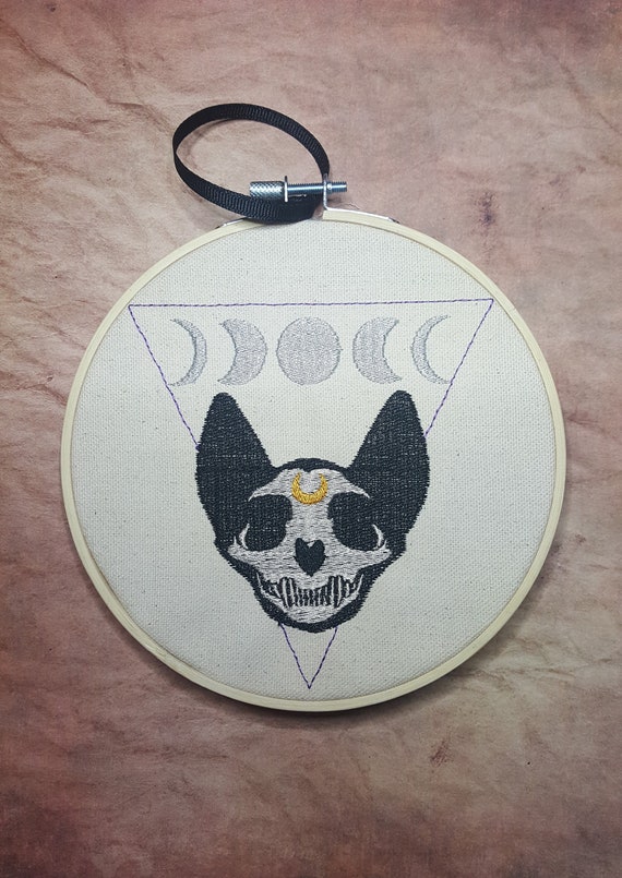 Lunar Cat Skull Embroidered Art with Hoop, Creepy Moon Wall Art, Spooky Vintage Embroidery Hoop Art, Goth Framed Art, Gift for Witch
