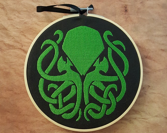 Cthulhu Embroidered Art with Hoop, Elder God Wall Art, Lovecraft-Inspired Embroidery Hoop Art, Goth Framed Art, Gift for Nerd or Geek