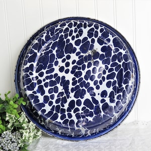 Graniteware Pan Cobalt Blue Swirl Enamelware Pan Primitive Decor Farmhouse Decor Country Kitchen Blue and White