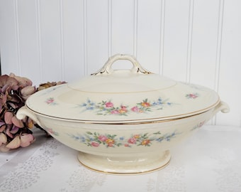 Homer Laughlin Georgian Casserole with Lid