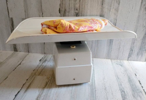 Vintage Nursery Baby Scale Made in U.S.A. Hanson Northbrook