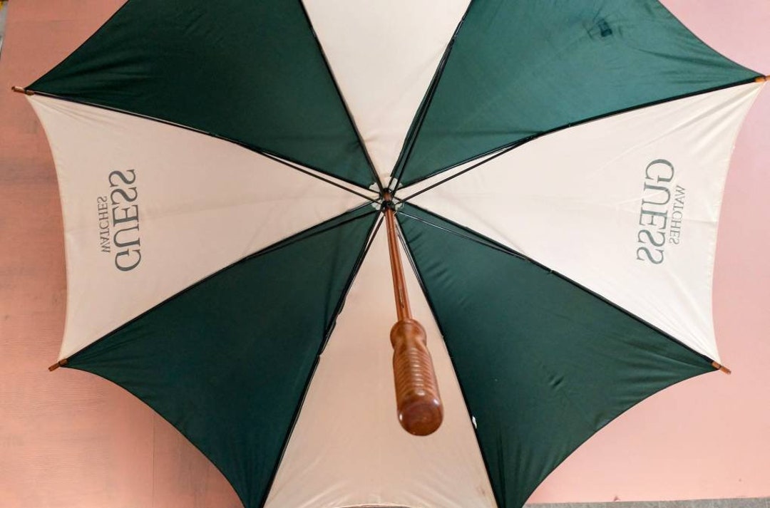 Vidner marxistisk Traktat GUESS Vintage Umbrella Guess Watches Two Tone LARGE Green Tan - Etsy 日本