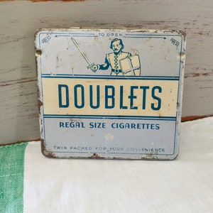 DOUBLETS Vintage Tin Cigarette Case Axton-Fisher Tobacco Co. Louisville KY U.S.A. Regal Size Cigarettes (C2)