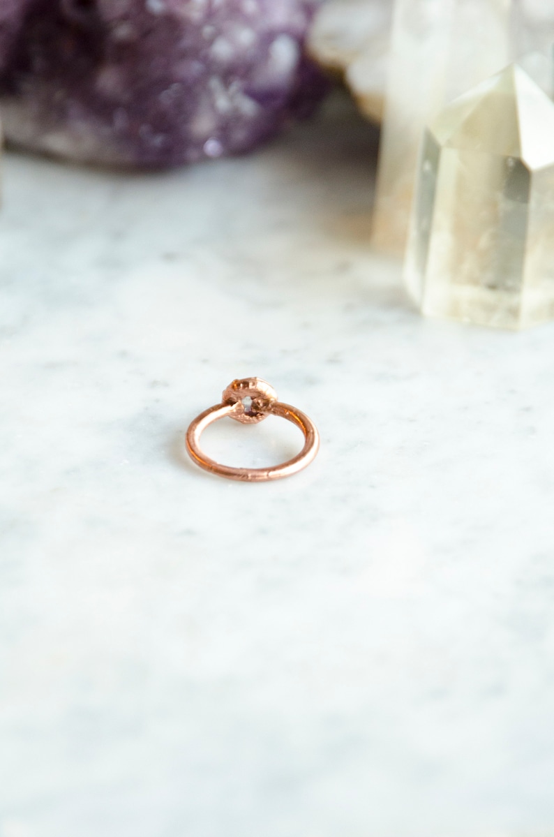 Size 6 Round Faceted Crushed Flower Petal Ring