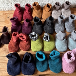 Kuschelige Babyschuhe aus Wollwalk mit Baumwollplüschsohle