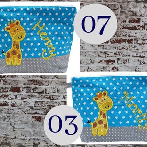 geborduurde tas GIRAFFE naam turkoois grijs luiertas toilettas luiertas toilettas waszak 20 lettertypen make-up tas afbeelding 2