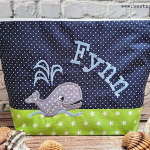 bestickte Tasche WAL + Name  //marine - grün//  Wickeltasche Kulturbeutel Windeltasche Kulturtasche Waschtasche 20 Schriften Kosmetiktasche