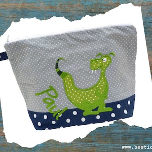 bestickte Tasche  DINO + Name  //marine - grau//  Wickeltasche Kulturbeutel Kulturtasche Waschtasche Windeltasche  20 Schriftarten  Geschenk