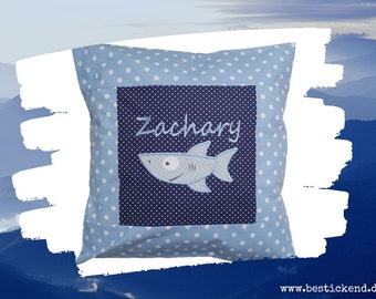 besticktes Kissen HAI + NAME   //marine - hellblau//   40x40 Kissenbezug Geschenk Schmusekissen Kuschelkissen Namenskissen