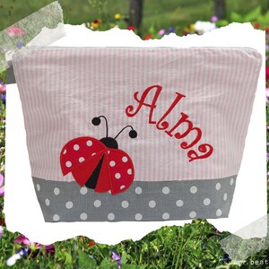 bestickte Tasche KÄFER+ Name //rosa - grau// Wickeltasche Kulturbeutel Windeltasche Kulturtasche Waschtasche 20 Schriftarten Kosmetiktasche