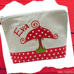 bestickte Tasche GLÜCKSPILZ + Name  //rot - grün//  Wickeltasche Kulturbeutel Windeltasche Kulturtasche Waschtasche 20 Schriften