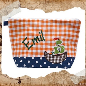 bestickte Tasche PIRATENSCHIFF + Name  //marine - orange//  Wickeltasche Kulturbeutel Windeltasche Kulturtasche Waschtasche 20 Schriften