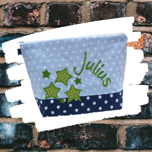 bestickte Tasche STERNE + Name /hellblau - marine/ Wickeltasche Kulturbeutel Windeltasche Kulturtasche Waschtasche 20 Schriftarten Geschenk