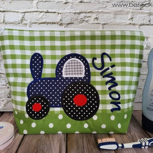 bestickte Tasche TRAKTOR + Name   Wickeltasche Kulturbeutel  Kulturtasche - Waschtasche - Windeltasche - Name - 20 Schriftarten - Geschenk