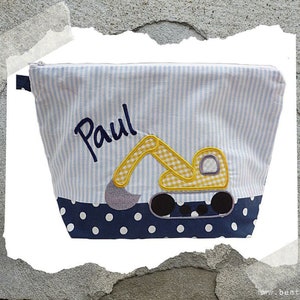 bestickte Tasche BAGGER + Name /hellblau - marine/  Wickeltasche Kulturbeutel Kulturtasche Waschtasche Windeltasche 20 Schriftarten Geschenk