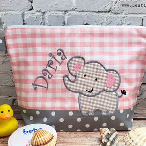 bestickte Tasche ELEFANT + Name  //rosa - grau//  Wickeltasche Kulturbeutel Windeltasche Kulturtasche Waschtasche 20 Schriften