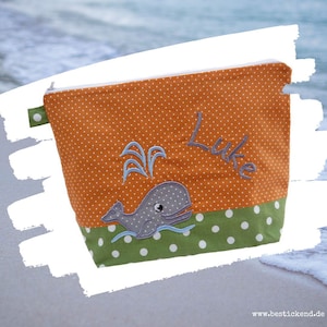 bestickte Tasche WAL + Name  //grün - orange//  Wickeltasche Kulturbeutel Windeltasche Kulturtasche Waschtasche 20 Schriften Kosmetiktasche