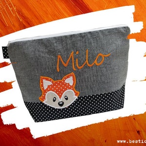 bestickte Tasche FUCHS + Name  //schwarz - orange//  Wickeltasche Kulturbeutel Windeltasche Kulturtasche Waschtasche 20 Schriften