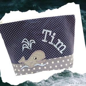 bestickte Tasche WAL + Name //marine - grau// Wickeltasche Kulturbeutel Windeltasche Kulturtasche Waschtasche 20 Schriftarten Kosmetiktasche