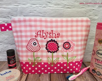 geborduurde tas BLOEMENWEIDE + naam //roze - roze// luiertas toilettas luiertas toilettas toilettas make-up tas