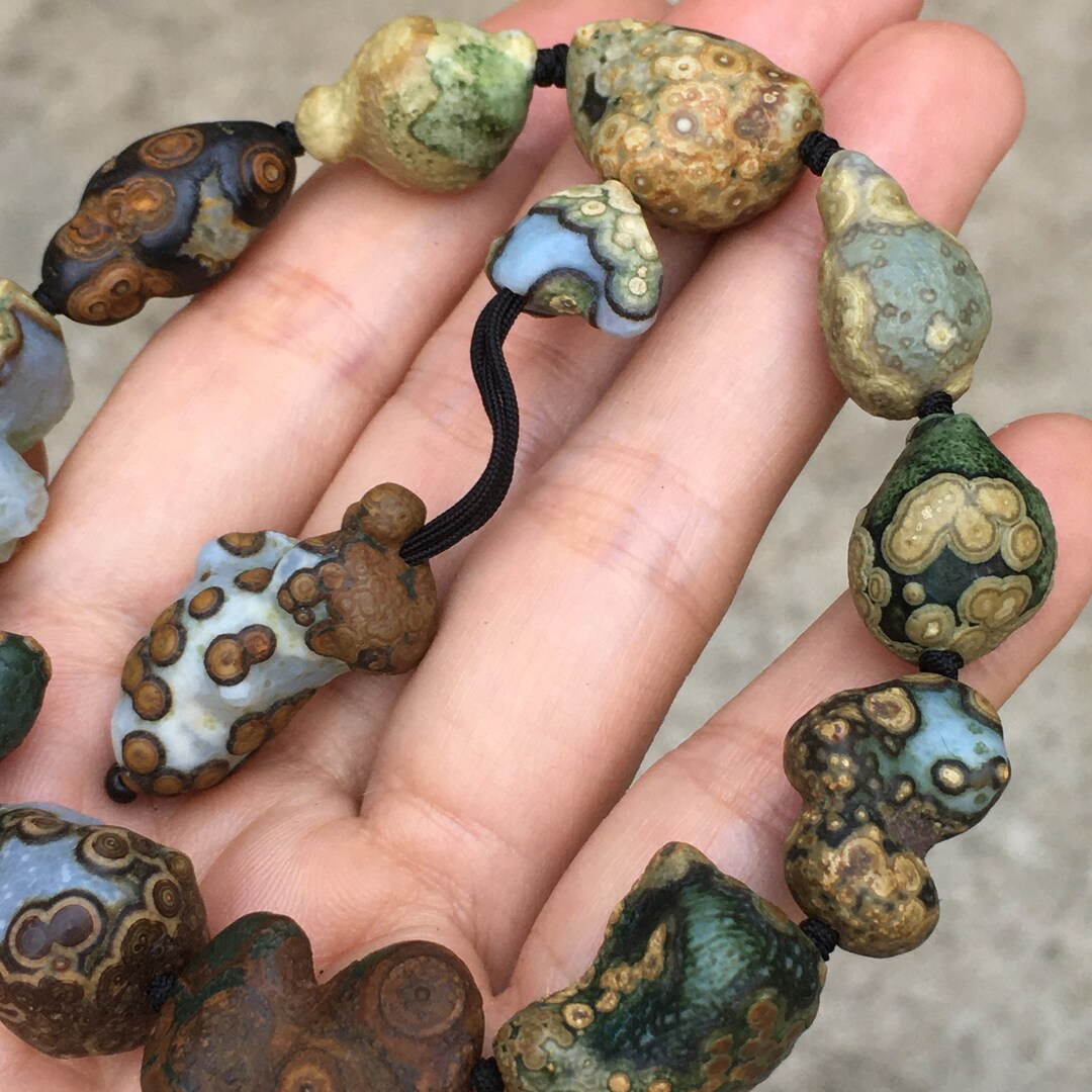 Goobi Triangles Sale 1.4-1.6 Funny Shape _ Gourd Shape _ Gobi Eye Agate _ Gobi Desert ...