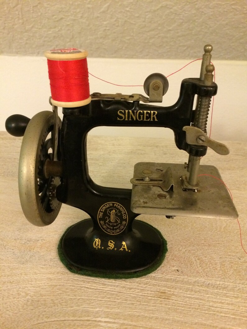 Vintage 1920's Child's Singer Sewing Machine | Etsy