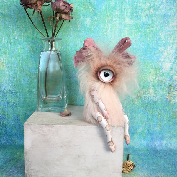 White mini cyclops with fluffy hairstyle_MADE TO ORDER in May!