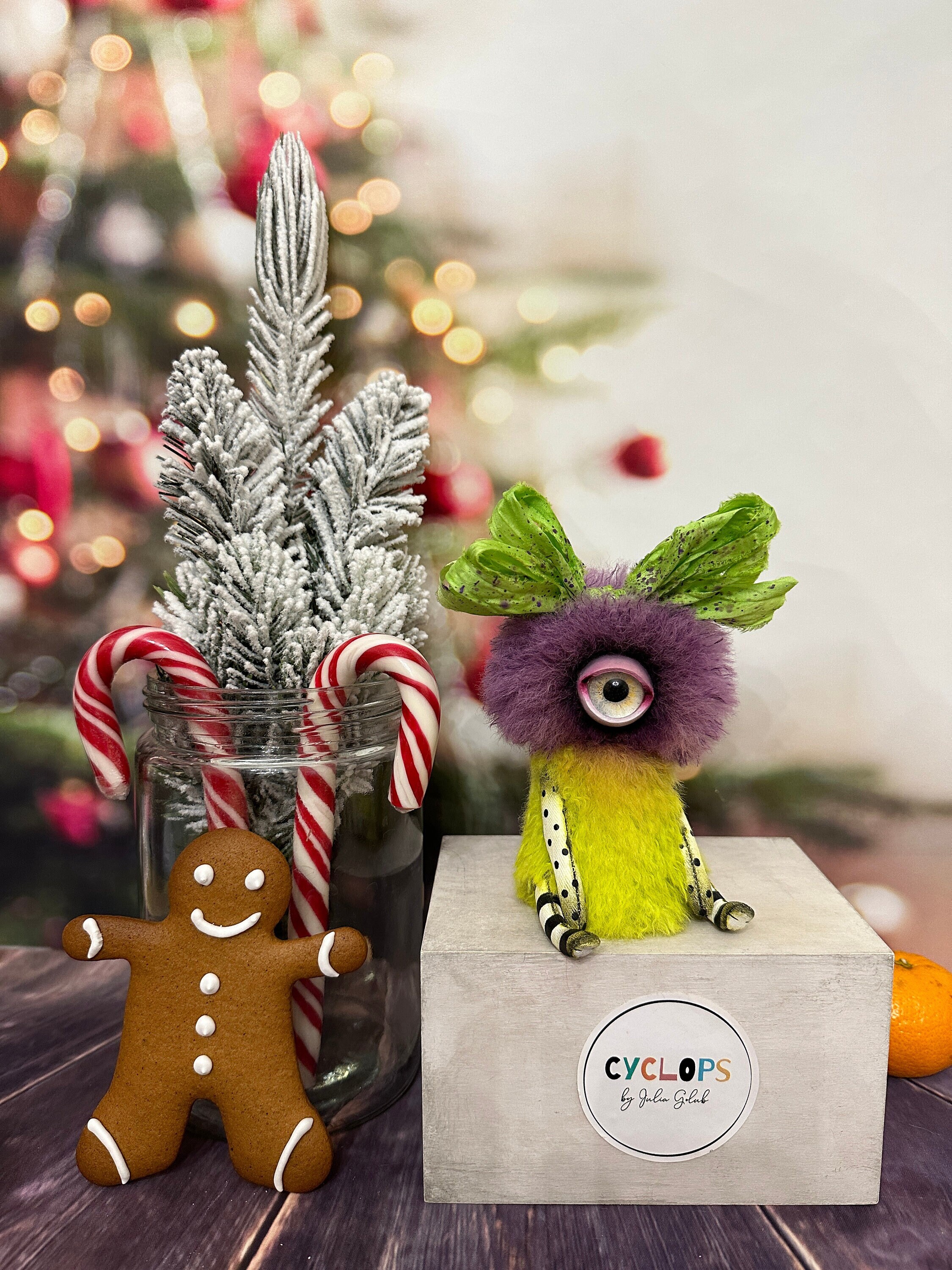 Julia Golub様 CYCLOPS ひとつめちゃん Buy Violet&yellow-green Mini