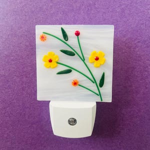 黄色い花の LED ナイトライト 送料無料! (米国)