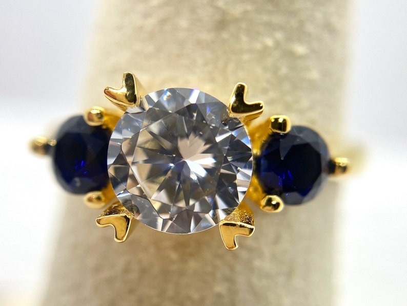 Classic Brilliant Round /& Sapphire Cubic Zirconia Engagement Ring in WGP Sterling Silver