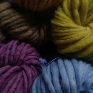 Superdikke wol voor gigantische naalden, superzacht, dik garen voor oversized truien, natuurlijk handverven. Maxistrengen in felle kleuren afbeelding 10