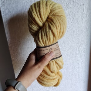 Riesenwolle für Decken und übergroße Pullover. 100g Stränge für Nadelstärke 12 15, mit Pflanzen gefärbt, Maxiknäuel für supergrobes Stricken Bild 5