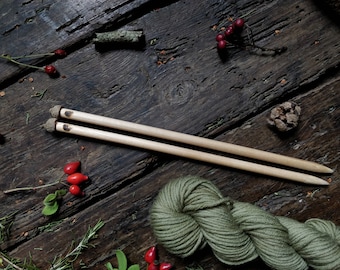 Ferri da maglia in legno artigianali diametro 10 mm con cappuccio di ghiande. Aghi per maglieria in abete intagliati a mano per lane grosse