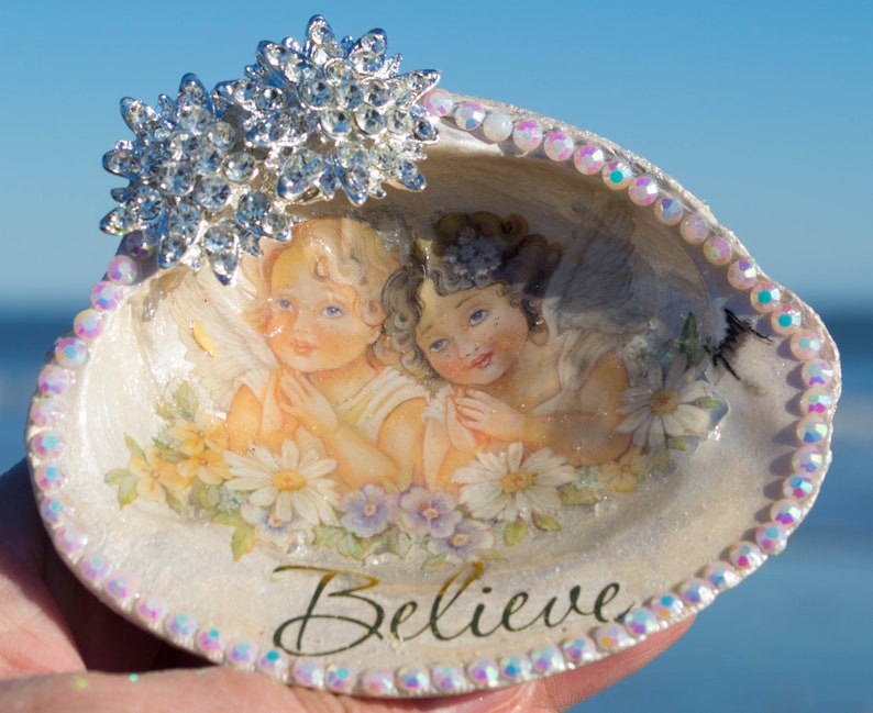 Angel Girls Daisies OOAK Rhinestone Crystal Ring Dish BELIEVE Sea Shell Art Clam Jewelry Holder