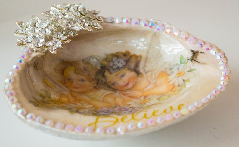 Angel Girls Daisies OOAK Rhinestone Crystal Ring Dish BELIEVE Sea Shell Art Clam Jewelry Holder