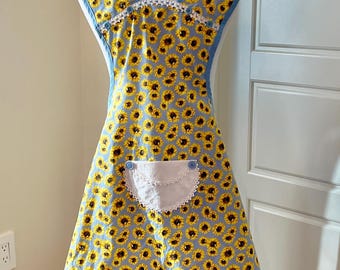 Reserved -- Blue Sunflower Old-Fashioned Apron Fits Sizes M-L