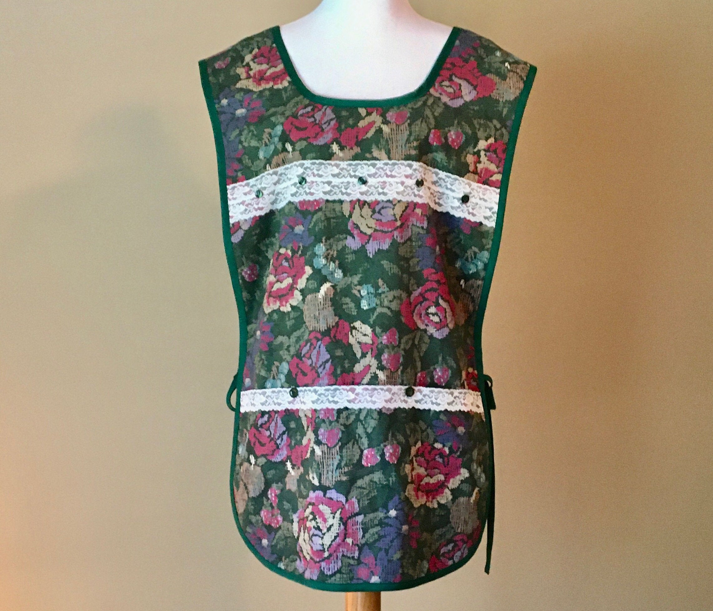 Dark Green Floral Plus Size Cobbler Apron with Pockets / SideTie Apron