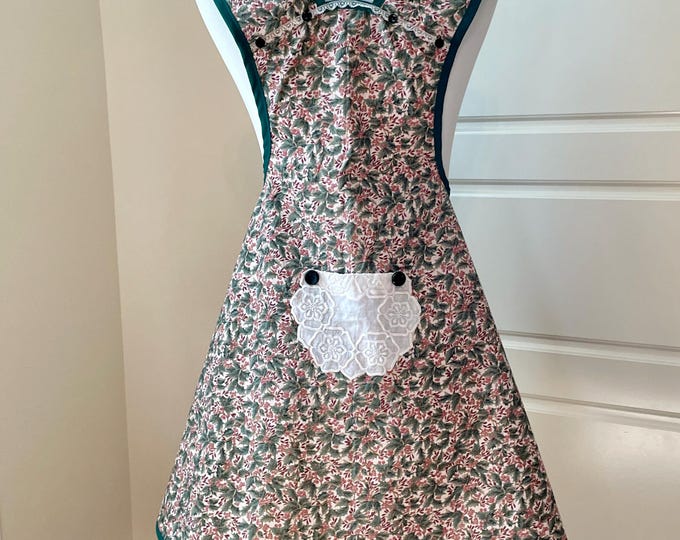 Poinsettia Print Old-Fashioned Apron Fits Sizes XS-S