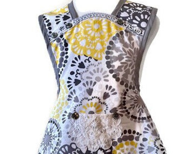 Gray and Yellow Geometric Print Old-Fashioned Apron for Girls Fits Sizes 5-6