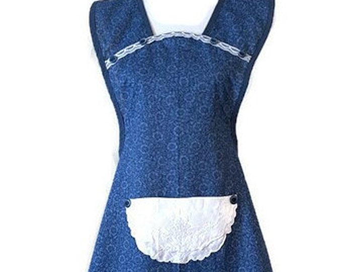 Old-Fashioned Dusty Blue Floral Apron Fits Sizes L-XL