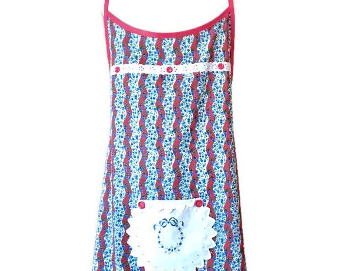 Vintage Fabric Red and Blue Plus Size Apron for Woman Fits Sizes 1X, 2X or 3X