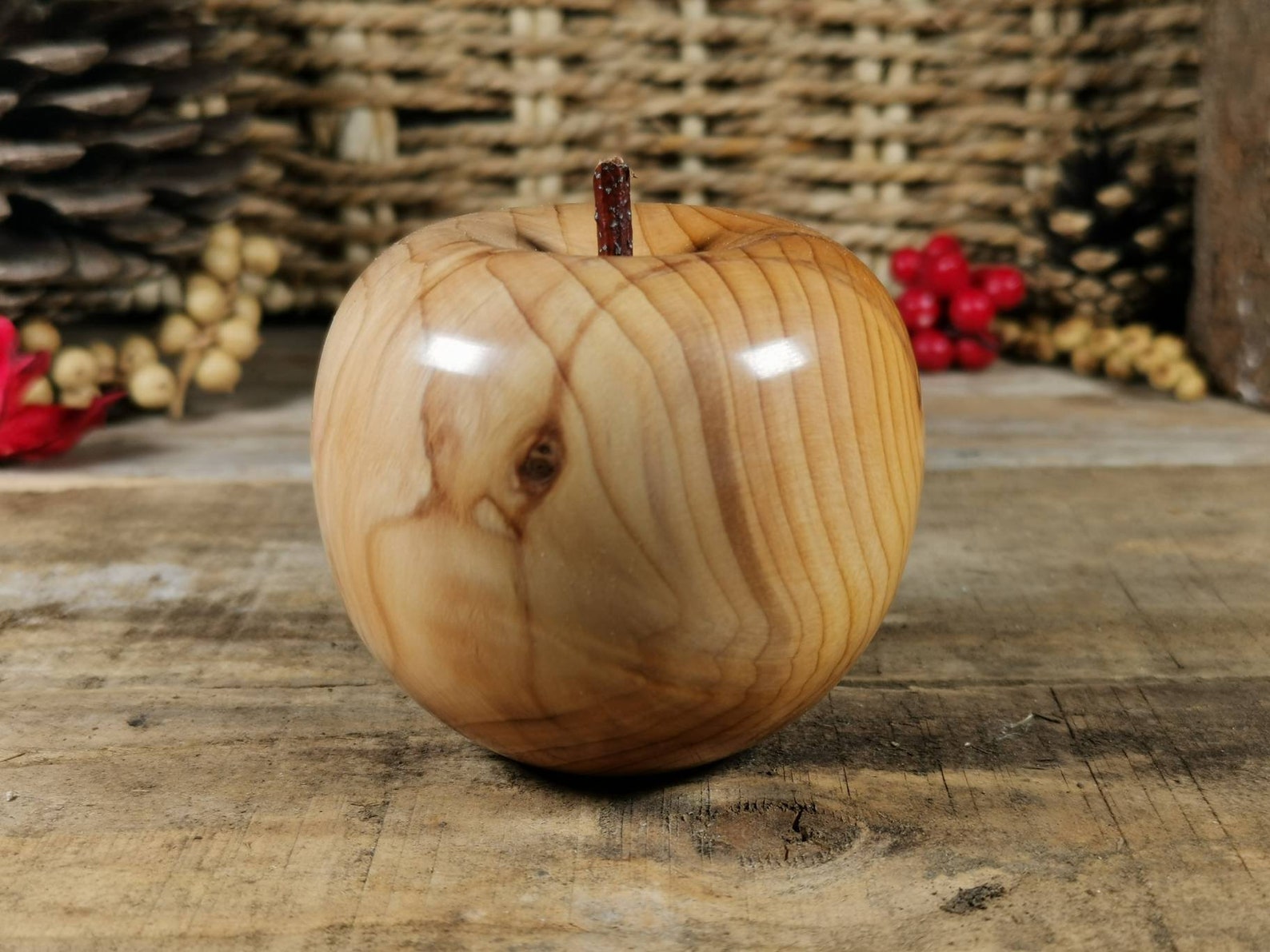 Mela di legno fatta a mano fatta di tasso frutta di legno Etsy
